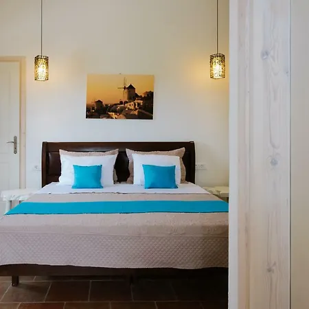 Kapeli House Collection Emporio (Santorini)